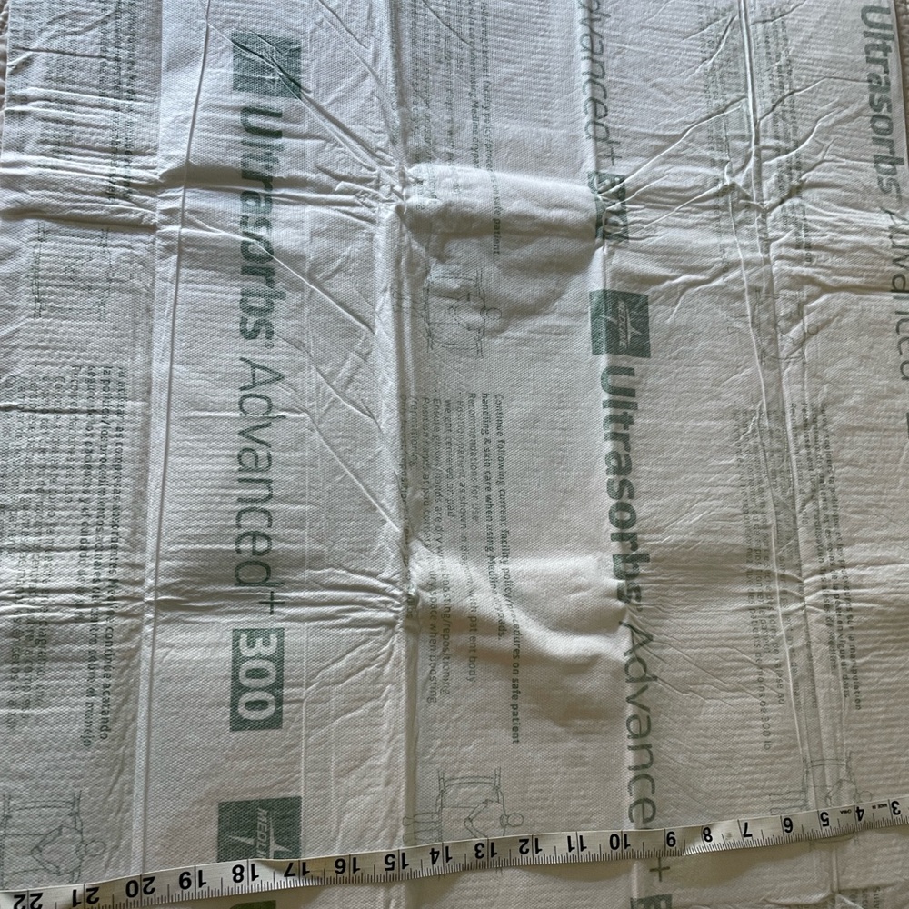 Medline Disposable Mattress Underpads - White with Mint Green Print (Pack of 10) - Picture 9 of 10